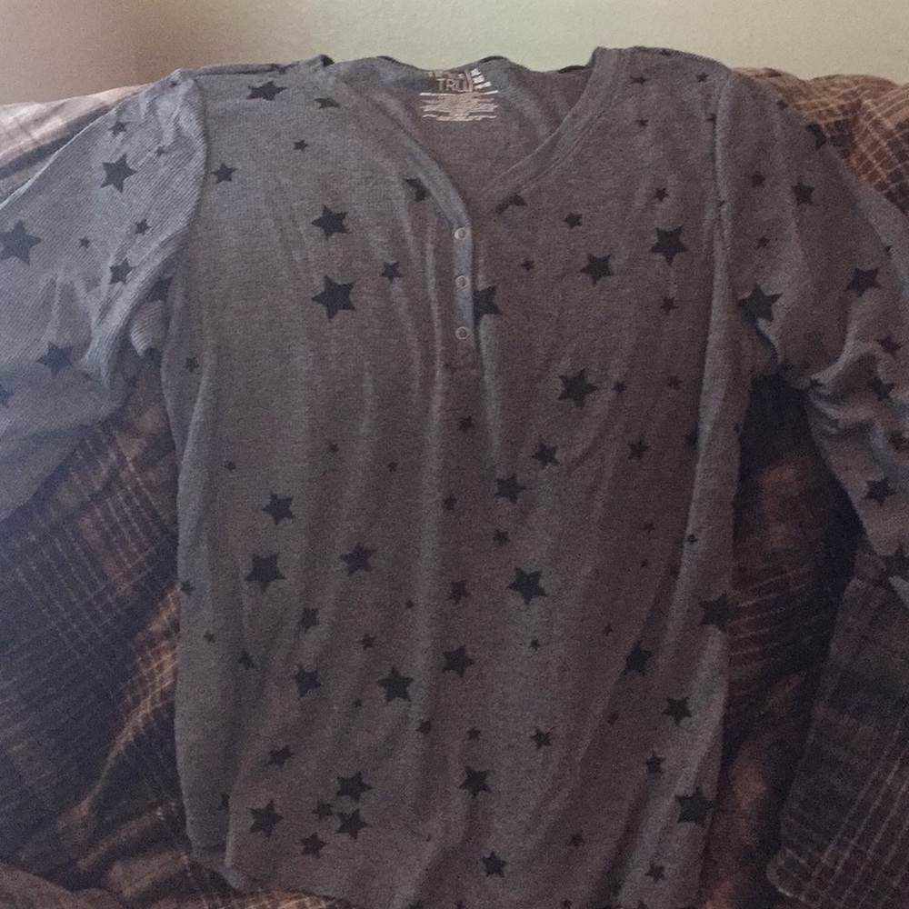 Long sleeve gray T-shirt